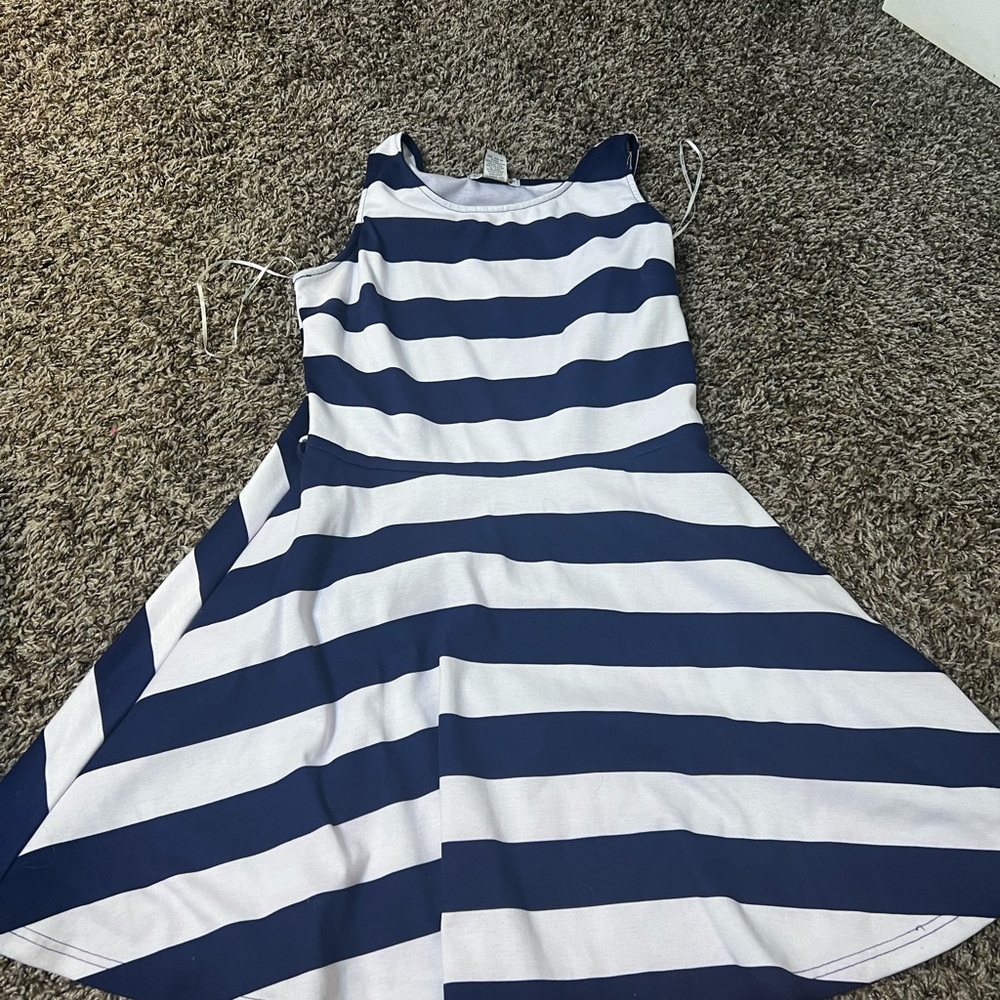 Women’s blue and white striped dress. Connection 18 brand. Size large